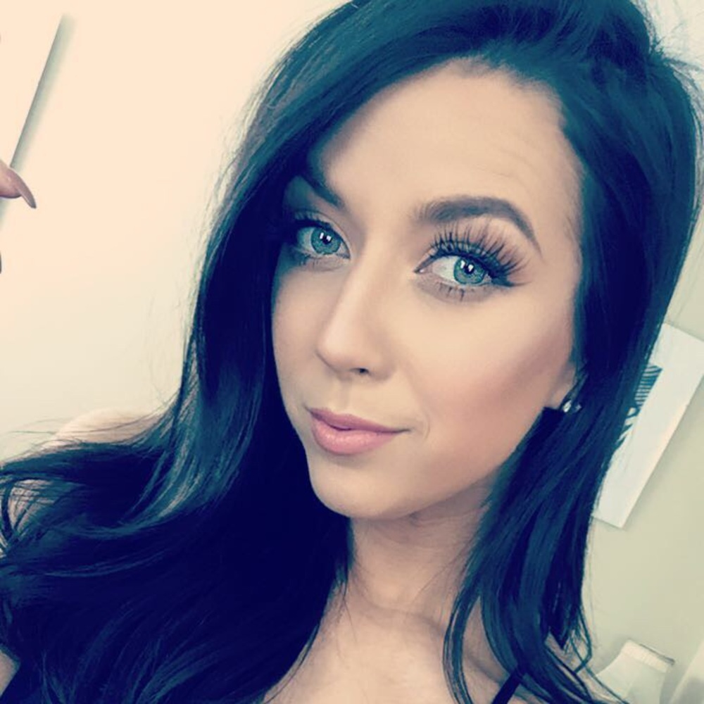 Meet your Posher, Estelle